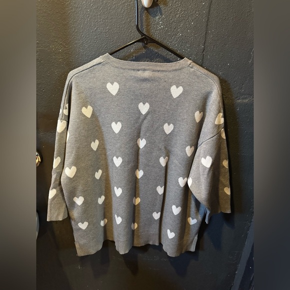 Cable & Gauge Gray and White Hearts V-Neck Sweater - Picture 5 of 5